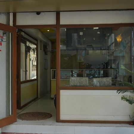 Hotel Krishna Amhedabad Dış mekan fotoğraf