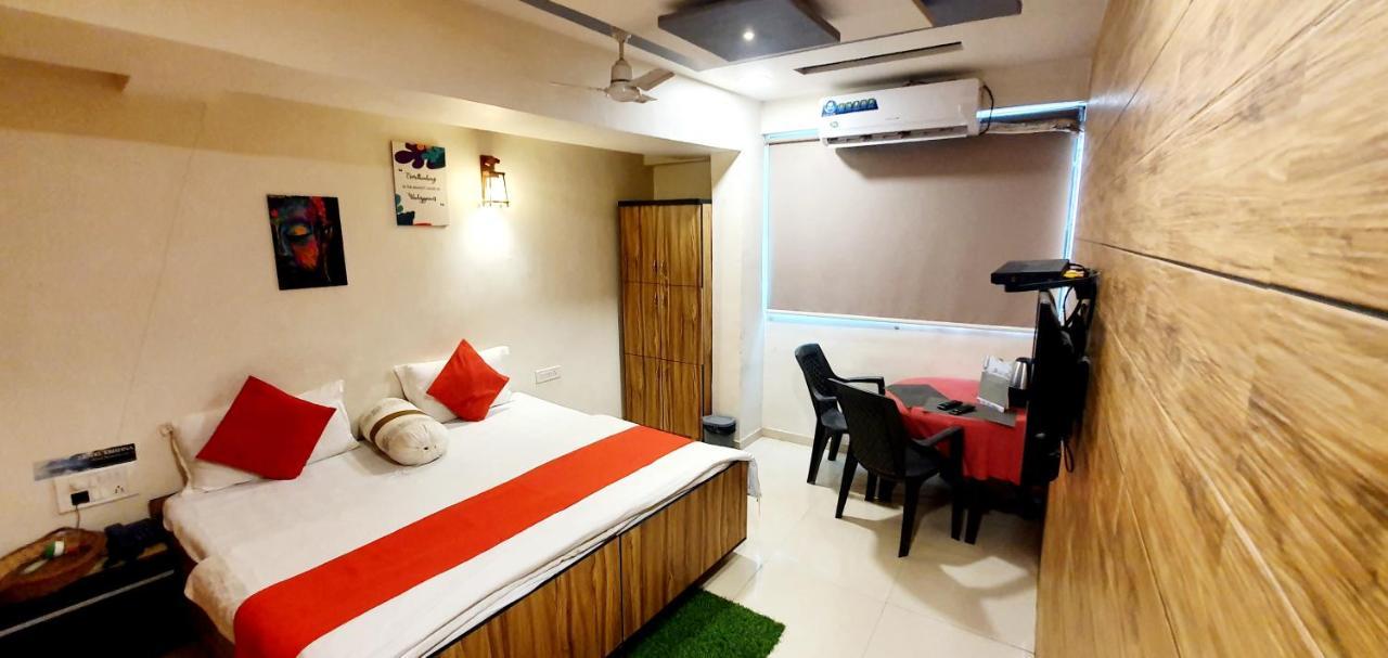Hotel Krishna Amhedabad Dış mekan fotoğraf