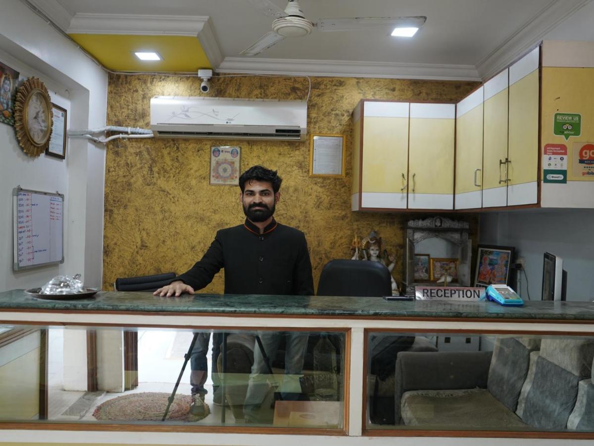 Hotel Krishna Amhedabad Dış mekan fotoğraf