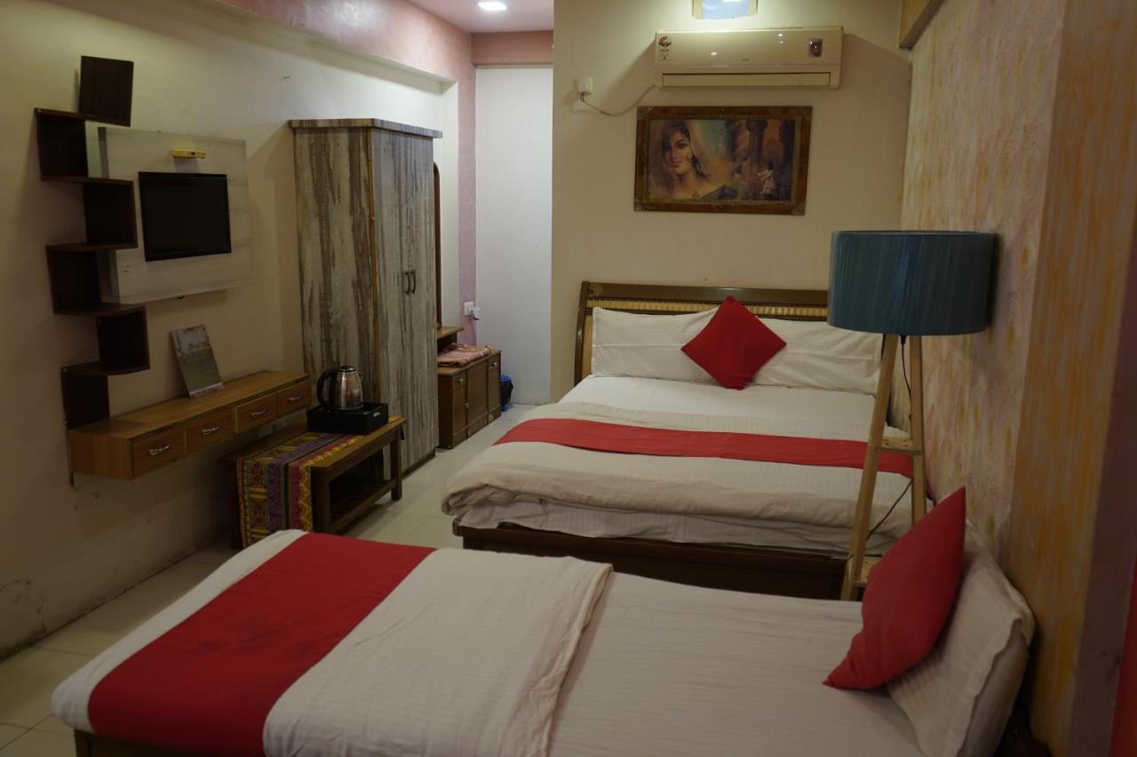 Hotel Krishna Amhedabad Dış mekan fotoğraf