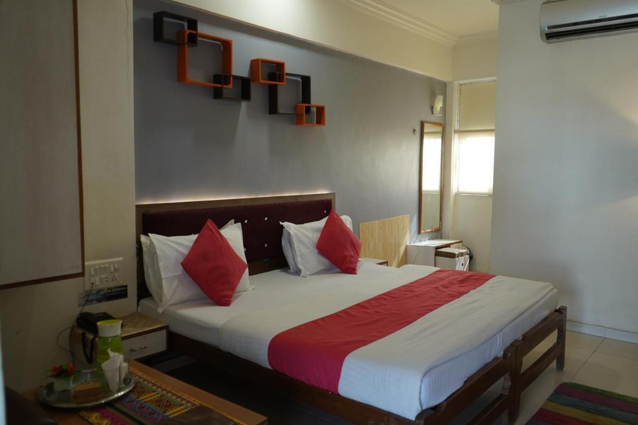 Hotel Krishna Amhedabad Dış mekan fotoğraf