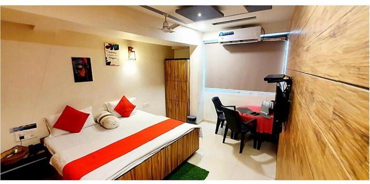 Hotel Krishna Amhedabad Dış mekan fotoğraf