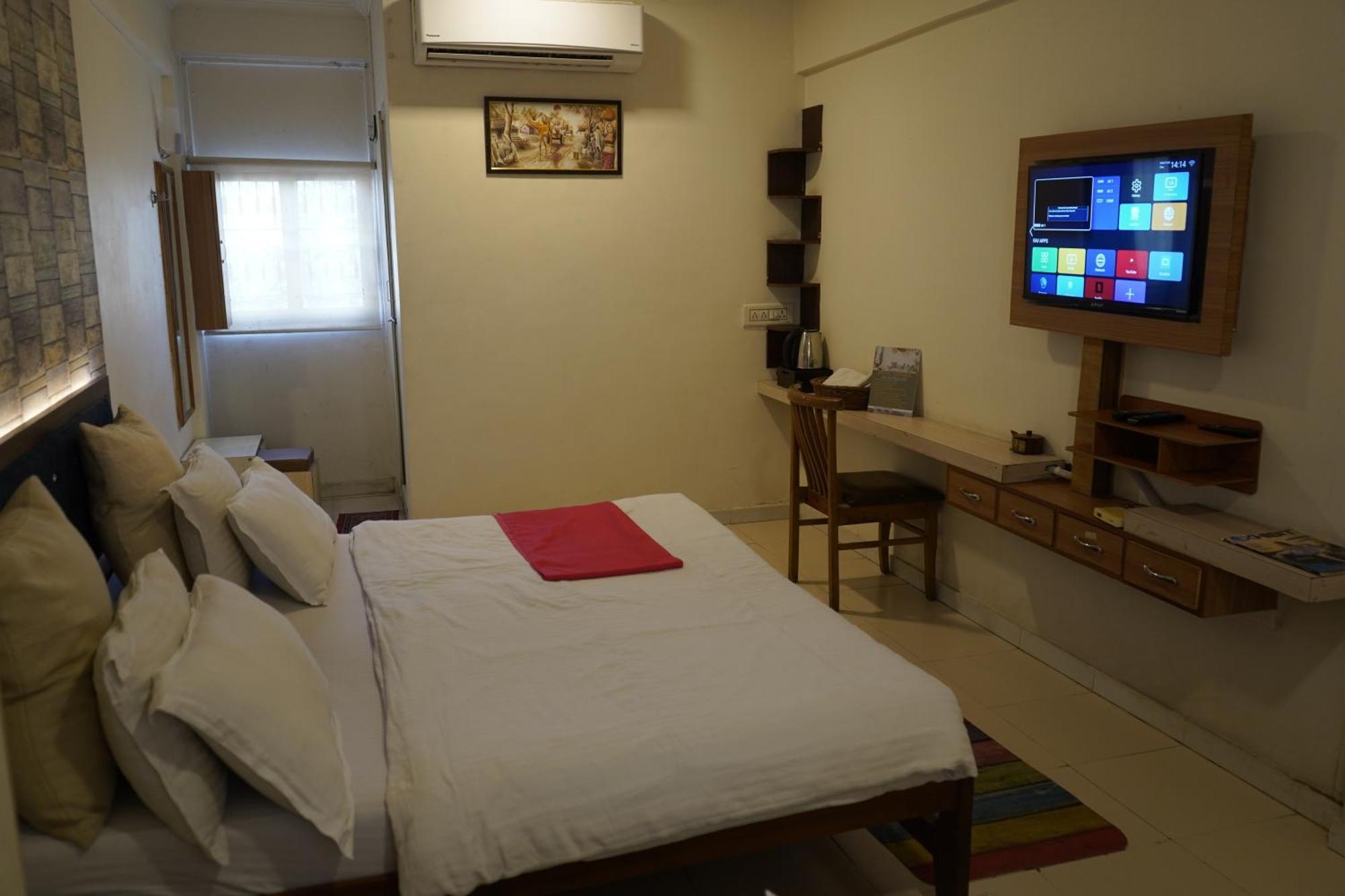 Hotel Krishna Amhedabad Dış mekan fotoğraf