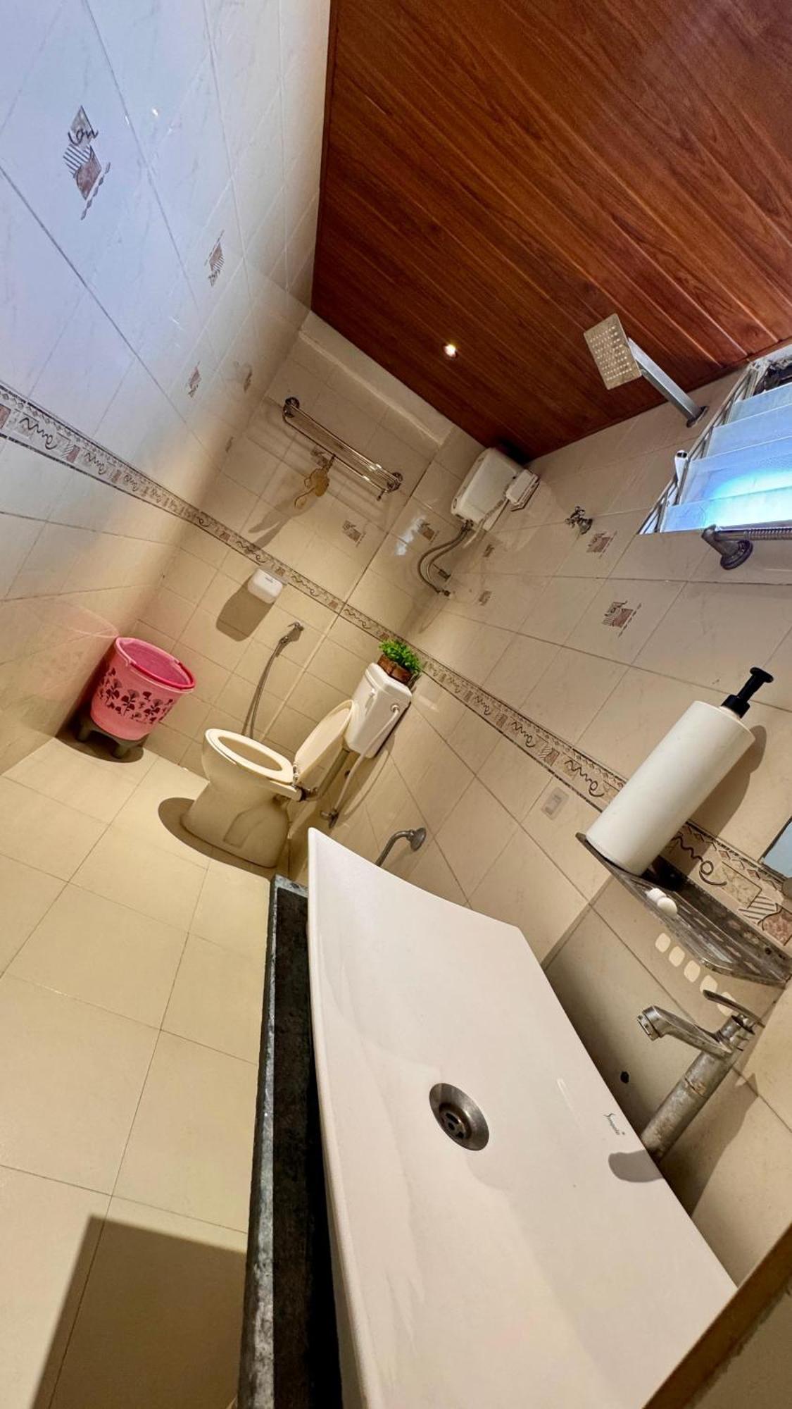 Hotel Krishna Amhedabad Dış mekan fotoğraf