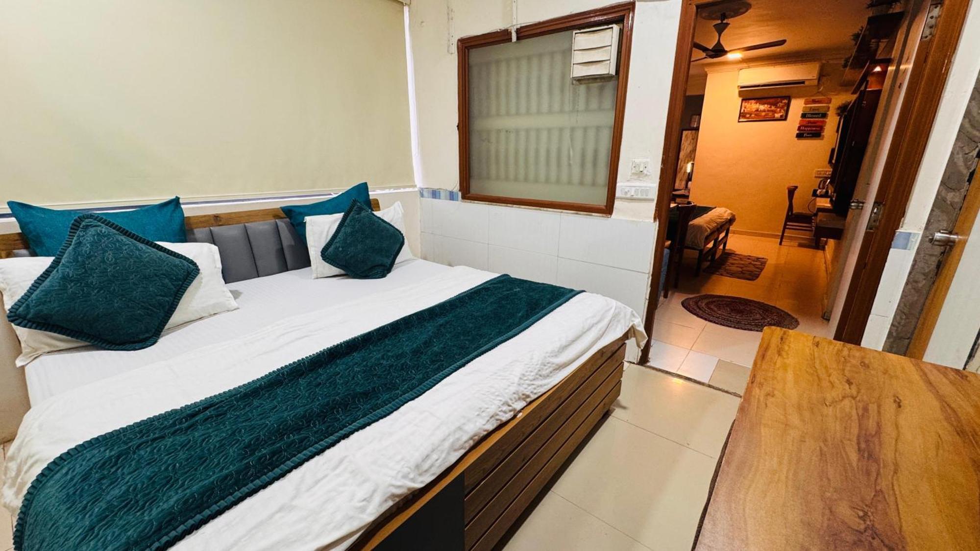 Hotel Krishna Amhedabad Dış mekan fotoğraf