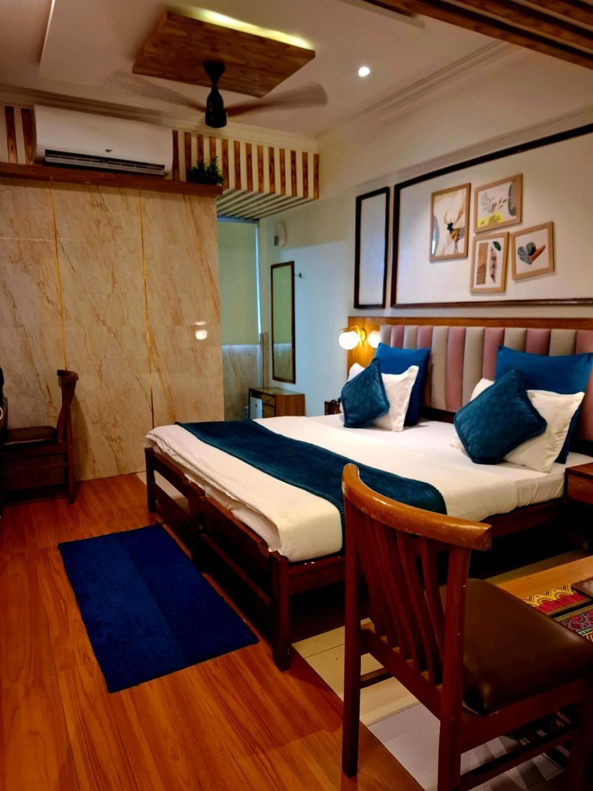 Hotel Krishna Amhedabad Dış mekan fotoğraf